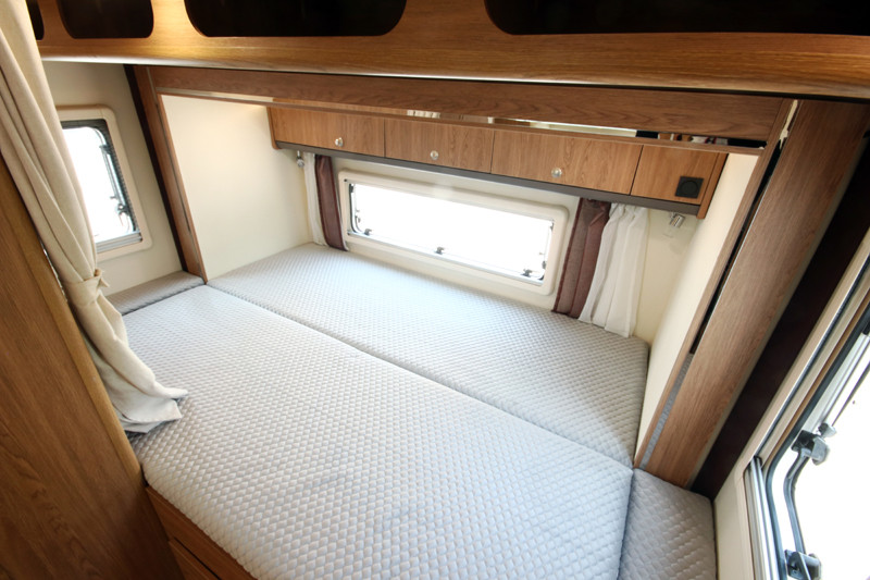 依維柯房車(chē)和皮卡房車(chē)到底怎么選？