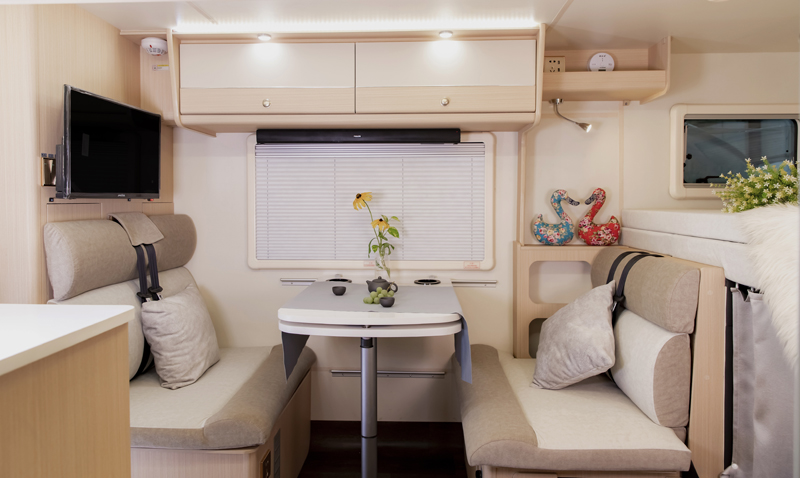 大床、大客廳得房車，四驅、動力好