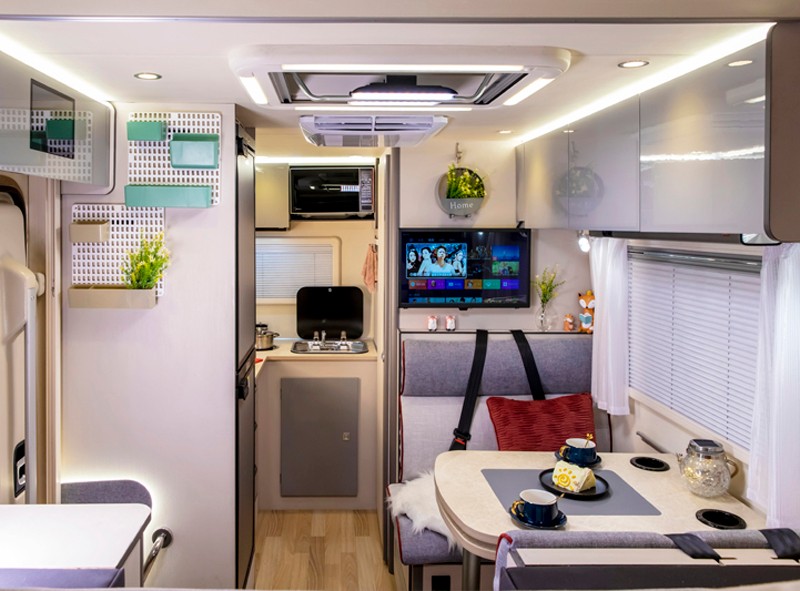 不懼荒野,不怕泥濘,四驅(qū)房車更給力 不懼荒野,不怕泥濘,四驅(qū)房車更給力