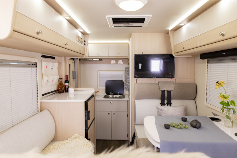 大床睡得才舒服，這款房車必須選