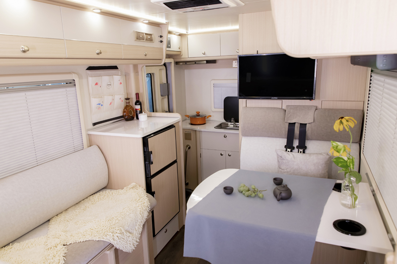 有四驅才是王道，這兩款國產房車可選