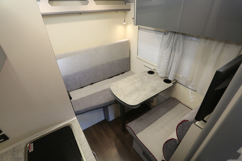 動力 豐富配置，這樣的房車省心、舒心