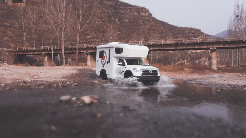 極致動力、四驅(qū)越野,樣樣都強,就是這款房車 極致動力、四驅(qū)越野,樣樣都強,就是這款房車