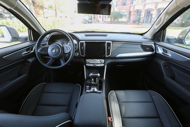 極致動力、四驅(qū)越野,樣樣都強,就是這款房車 極致動力、四驅(qū)越野,樣樣都強,就是這款房車