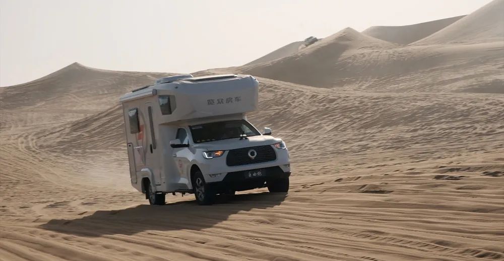 C6駕照即將到來(lái)!這款擁有牽引資質(zhì)的自行式房車千萬(wàn)別錯(cuò)過! C6駕照即將到來(lái)!這款擁有牽引資質(zhì)的自行式房車千萬(wàn)別錯(cuò)過!