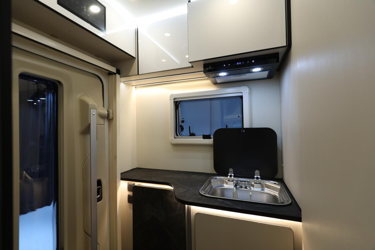 售價公布l自由炮C耀目上市！