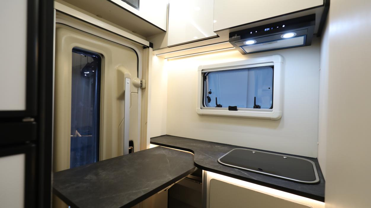 售價公布l自由炮C耀目上市！