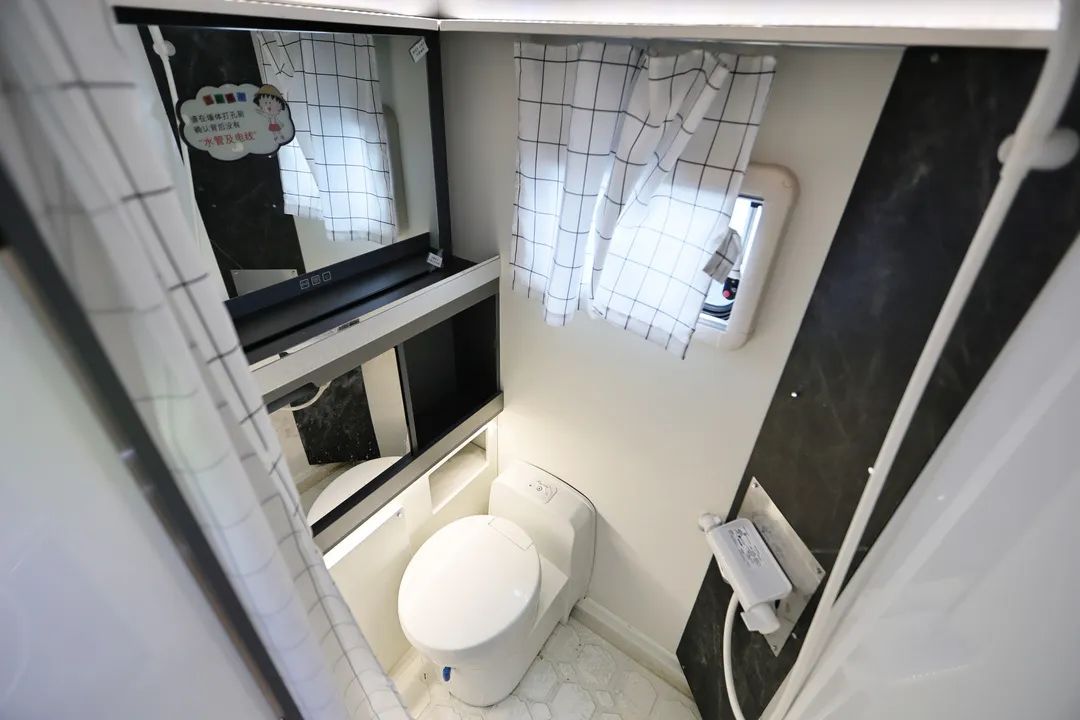 想買輛房車環游中國，該選B型還是C型？