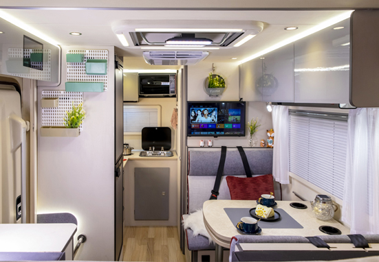 自由炮領銜，引爆成都房車展